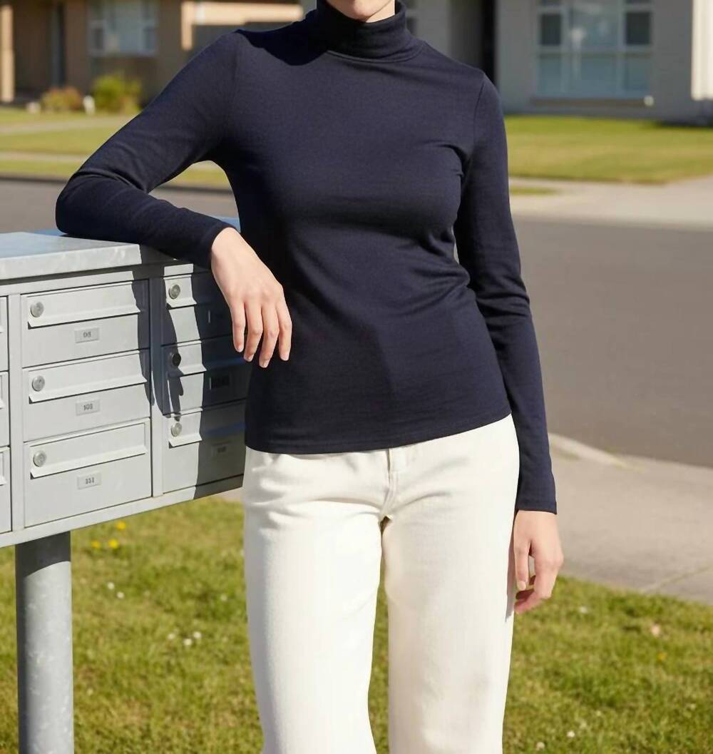 NEW FOIL women's fine merino polo in true navy